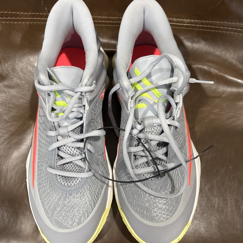 Size 8.5 - Nike Giannis Immortality 4 Basketball Shoes Gray